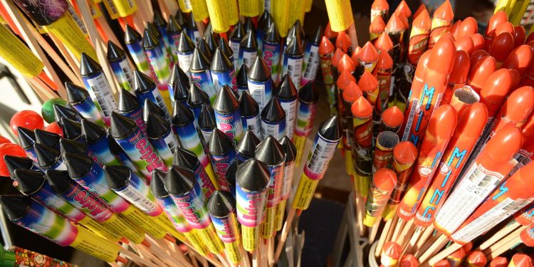 PIROTEHNIKA Čovjek kod Čakovca teže ozlijeđen u eksploziji ‘rimske svijeće’ | NACIONAL.HR