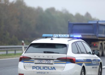 NESREĆA NA A1 Kod Gospića lančani sudar busa i pet auta. Dva vozila smrskana | NACIONAL.HR