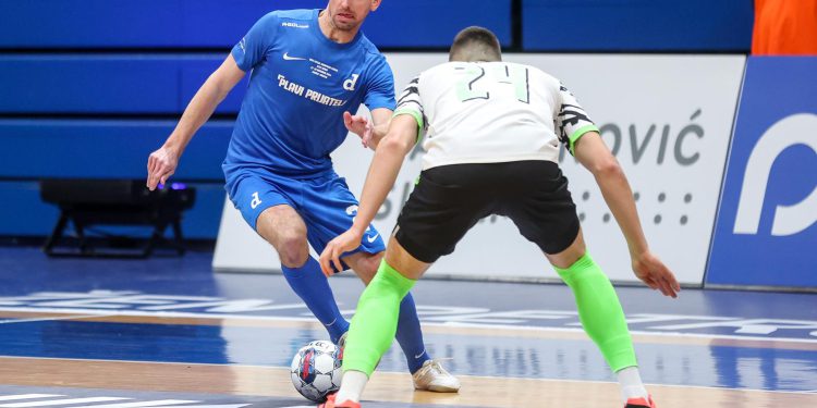 DOMAĆI PORAZ OLMISSUMA Dinamo slavio u Omišu, vratar Piplica zabio nakon solo prodora | NACIONAL.HR