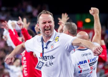 IZBORNIK BEZ GLASA ‘Hrvati, vi ste nevjerojatni! Nikad se ne predajete, ovo je magična noć’ | NACIONAL.HR