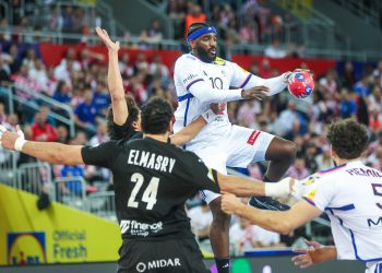 DRAMA U ARENI Hrvatska doznala protivnika u polufinalu golom s centra u posljednjoj sekundi! | NACIONAL.HR