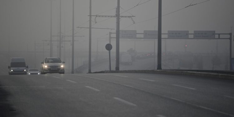 OPREZ U PROMETU Magla smanjuje vidljivost, na nekim cestama ima ograničenja | NACIONAL.HR