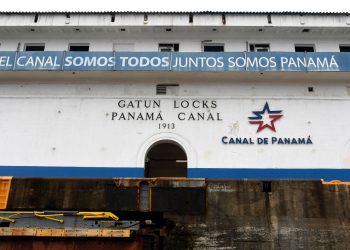 PRSTE K SEBI Rusija upozorila Trumpa da ni ne pomišlja na Panamski kanal | NACIONAL.HR