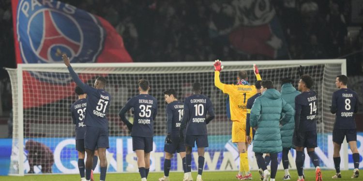 Paris Saint-Germain je pobijedio Saint Etienne zahvaljujući golu Dembelea