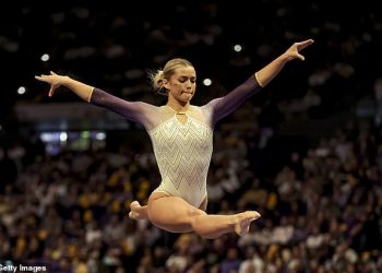 Paul Skenes gleda kako Olivia Dunne glumi za LSU… nekoliko dana nakon zabave u New Orleansu u noći napada