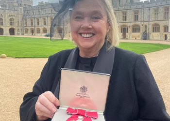 Pauline Quirke, 65, otkriva da joj je dijagnosticirana demencija: Zvijezda Birds Of A Feather sprema se ‘odmaknuti’ od glumačkih dužnosti kako bi ‘provela vrijeme sa svojom obitelji’ nakon 50 godina karijere