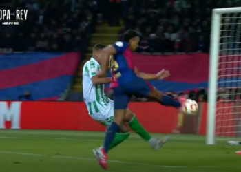 Playstation akcija i sjajan pogodak Koundéa. Barcina predstava protiv Betisa