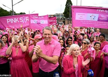 Pogledajte nevjerojatan način na koji su se Australci uključili u borbu protiv raka na SCG-ovom Pink Testu nakon velike promjene ljetne tradicije