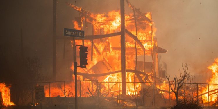 Pohlepa, slobodno tržište ili oboje: Iznajmljivači u LA zbog požara nabijaju cijene