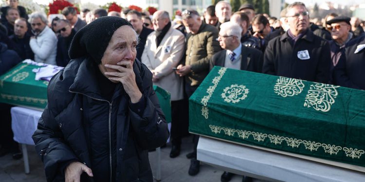 Požar u turskom skijalištu: Konobarica koja je skočila kroz prozor postala 78. žrtva