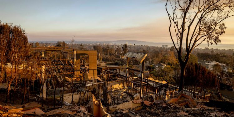 Požari u okrugu LA mogli bi biti najskuplji u povijesti SAD-a, govore prve procjene