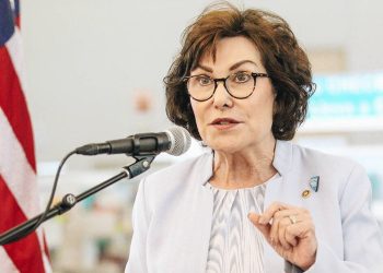 Proizraelski demokrat mogao bi prevrnuti vagu u ključnom odboru Senata dok se rat na Bliskom istoku nastavlja