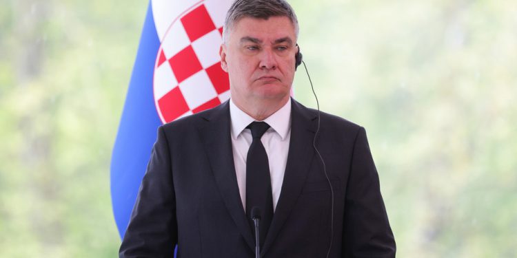 Protivnik pomoći Ukrajini uvjerljivo pobjeđuje na predsjedničkim izborima u državi EU — RT World News