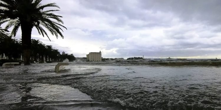 RAPIDAN RAST MORA Na popisu ugroženih i naši obalni gradovi i naselja