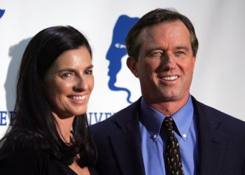 RFK JR rekao je svojoj drugoj supruzi da je kriv što ju je 37 puta prevario u novim snimkama