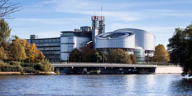 Razvedenica koja je prestala imati spolne odnose sa suprugom dobila je žalbu u velikoj pravnoj prekretnici