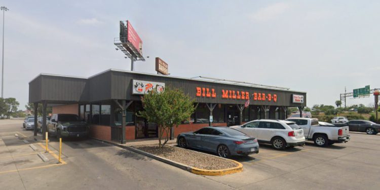 Restoran Bill Miller suočava se s tužbom od milijun dolara zbog ‘opasno ljutog’ umaka koji je opekao tinejdžericu