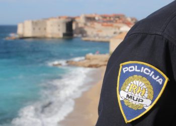 Riješene dvije krađe u Dubrovačko-neretvanskoj županiji: 25-godišnjak ukrao odjeću, 62-godišnjakinja eure, tlakomjer i kućni tekstil