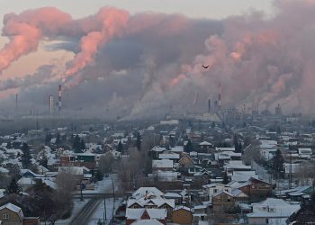 Rusija kaže da će nastaviti s naftnim i plinskim projektima unatoč američkim sankcijama