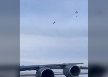 SAD F-35 zabija se u pistu i eksplodira (video)-RT World News