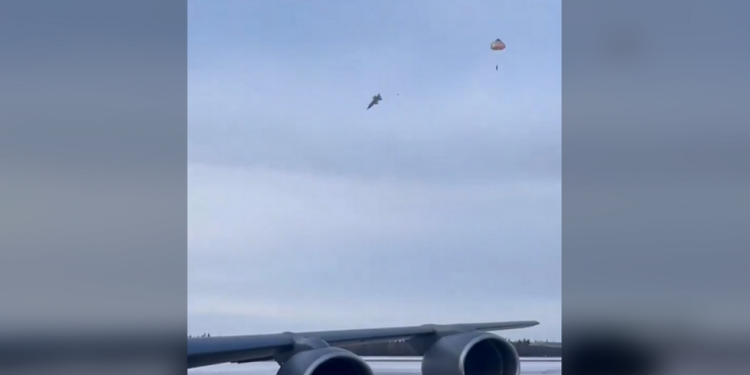 SAD F-35 zabija se u pistu i eksplodira (video)-RT World News