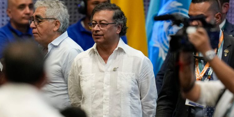 SAD i Kolumbija se sukobljavaju oko deportacija i podižu carine u znak Trumpovog obećanja da će ograničiti migraciju