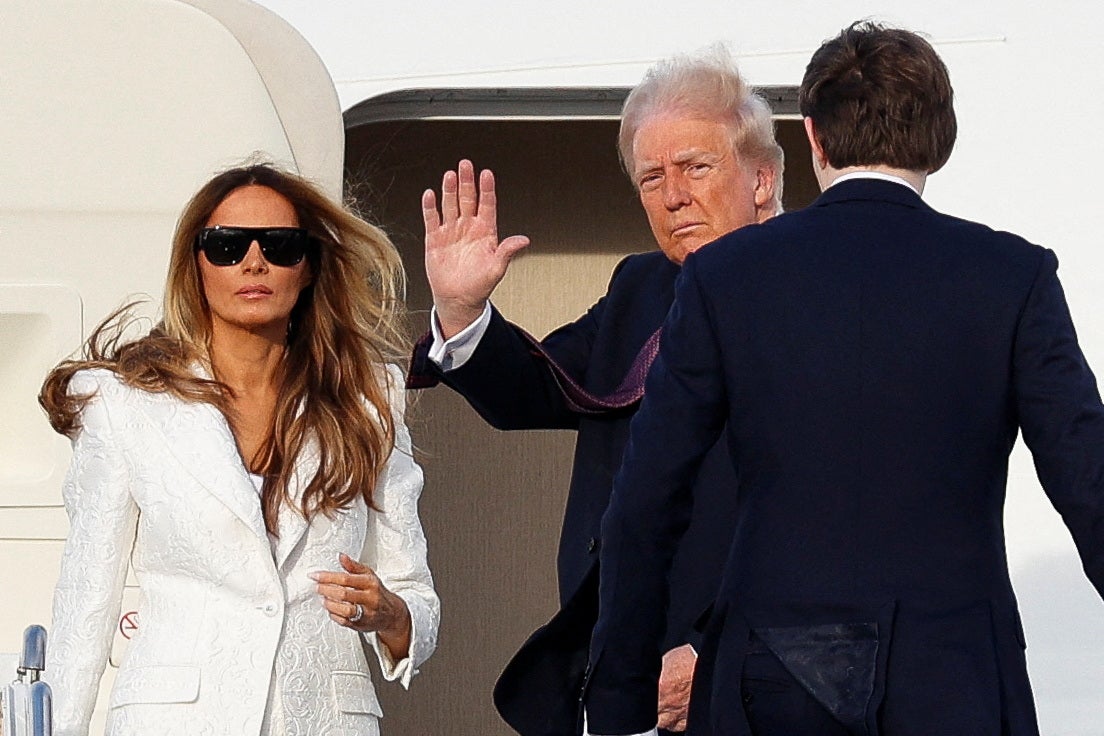Donald Trump, njegova supruga Melania i njihov sin Barron krenuli su u Washington, DC iz svog doma na Floridi