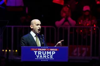 Stephen Miller, Trumpov budući zamjenik šefa osoblja Bijele kuće za politiku, govori u Capital One Areni