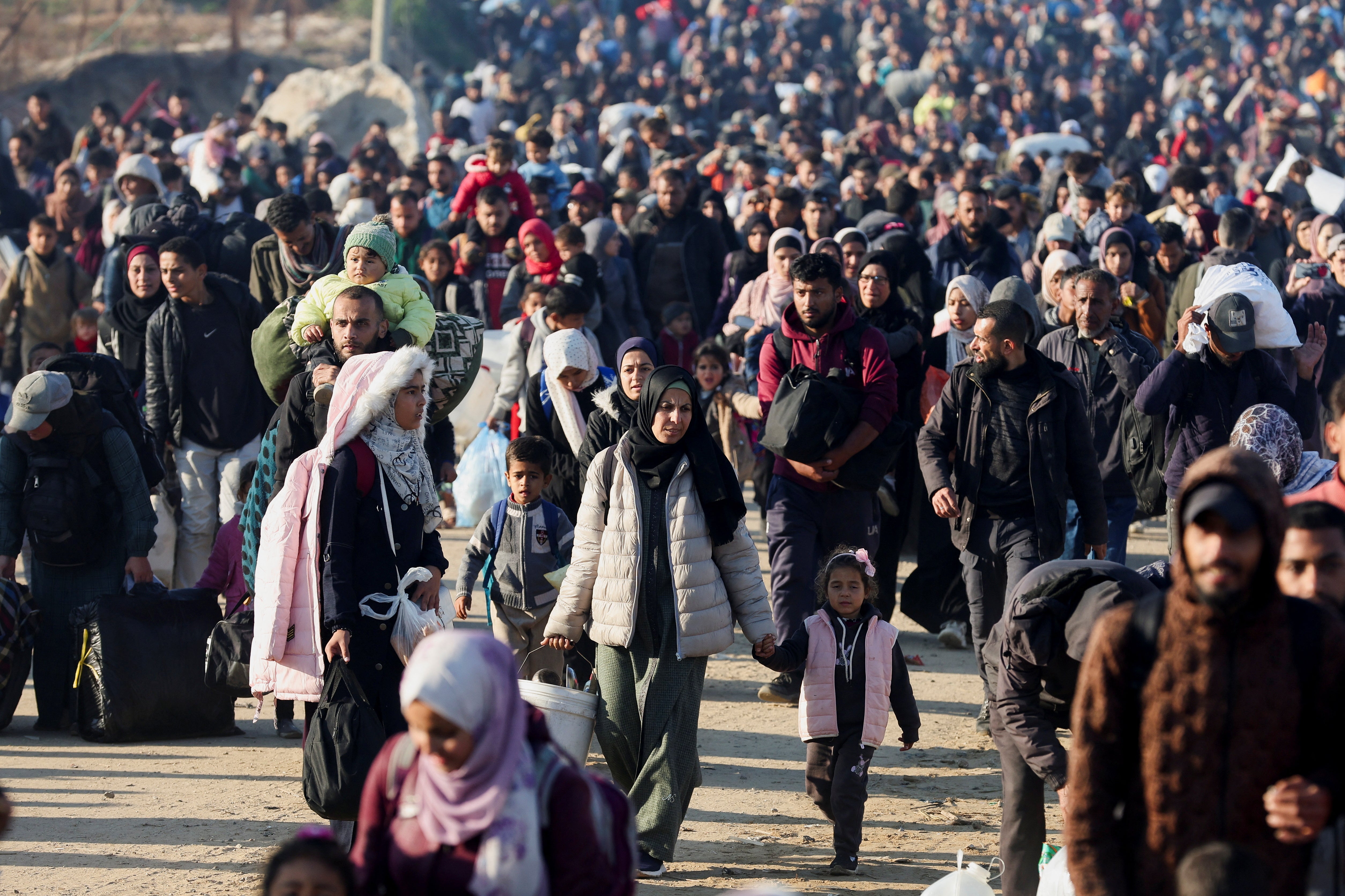 Tisuće Palestinaca vraćaju se svojim domovima u sjevernoj Gazi