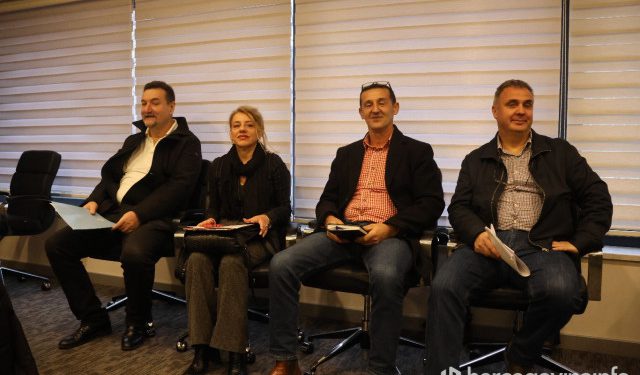 SINDIKATI O SJEDNICI ‘Ovi ljudi ne žive u stvarnom svijetu, pričaju o digitalizaciji, a u školama nema WC papira’