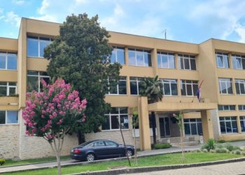 ŠIROKI BRIJEG Mirna šetnja zbog smanjenja naknade roditeljima u ŽZH