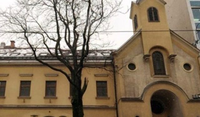 SVETOGRĐE U SARAJEVU Upali u crkvu, prosuli hostije, ukrali posudu, mikrofon i ključeve