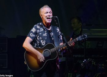 Sad su to Spandau balade! Stari romantični Gary Kemp Springs iznenađuje uzburkanim setom srdačnih novih pjesama, piše Adrian Thrills