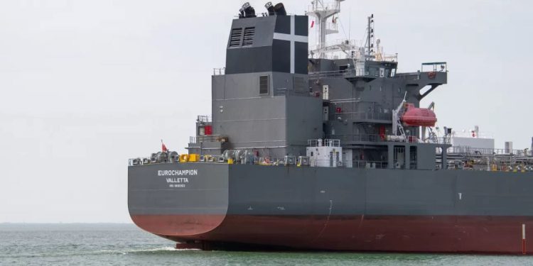 Sankcije su smanjile isporuke ruske nafte