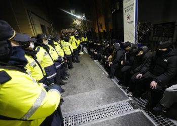 Sapunica oko svrgavanja južnokorejskog predsjednika postaje sve luđa i nasilnija