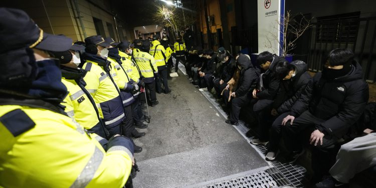 Sapunica oko svrgavanja južnokorejskog predsjednika postaje sve luđa i nasilnija