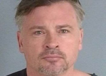 Smallville zvijezda Tom Welling -ova transformacija šok otkrivena u Mugshotu nakon uhićenja DUI -a