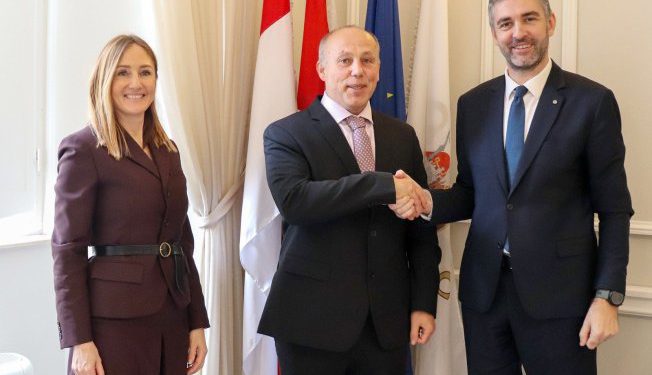 Snažan vjetar radi probleme na dubrovačkom području, zatvoren most, otkazan let, brodska linija u prekidu