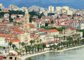 Građani s Mertojaka i  iz Solina prosvjeduju: "Ovo nam povećava rizik od karcinoma, uklonite ih s naših zgrada!"