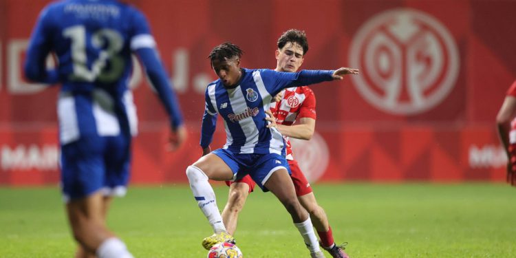 Sportske novosti – Fifa zaustavlja spektakularni transfer Dinama? ‘Sumnjivo je da se otac iznenada preselio u Hrvatsku’