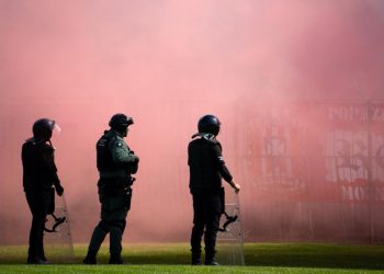 Sportske novosti – Francuski huligani planirali sukobe, ali svemu je na kraj stala policija, njih 56 ekspresno završilo u pritvoru