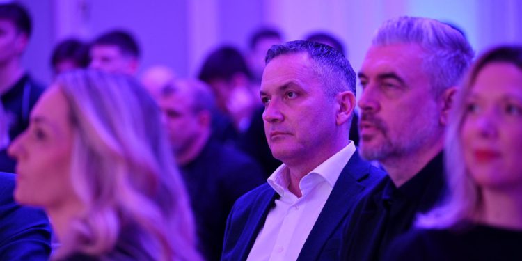 Sportske novosti – Kustić: ‘Razumijem tugu Dinamovih igrača, ali Modri su ove sezone u Ligi prvaka bili veličanstveni’