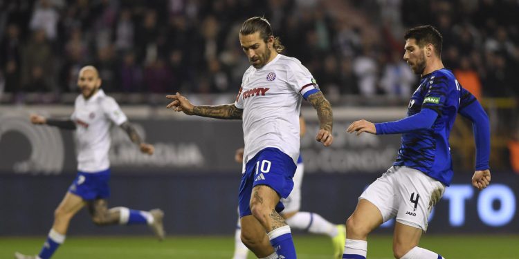 Sportske novosti – UŽIVO: GOOOL! Biuk prekinuo muku Hajduka, Livaja majstorski poslao loptu, Poljud eksplodirao