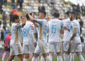 Sportske novosti – UŽIVO/VIDEO: Riječani povećali vodstvo nakon što su zamalo izgubili kapetana, pogledajte kiks Lokosa