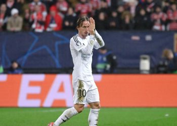 Sportske novosti – VIDEO: Gube 0:3, ali to ih nije spriječilo da se naklone Modriću. Pogledajte prekrasnu scenu iz Francuske