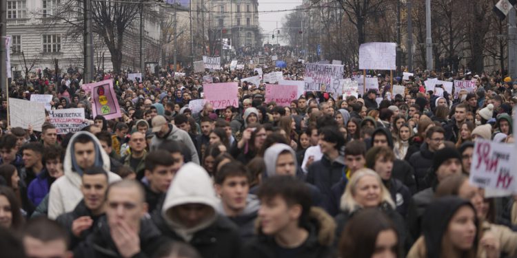 Srpski premijer podnio ostavku. Koje su posljedice i što o svemu kažu Meter i Avdagić