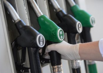 Stranica ‘Halo, inspektore’: “Jeste li za snažan bojkot benzinskih postaja i naftnih kompanija?”