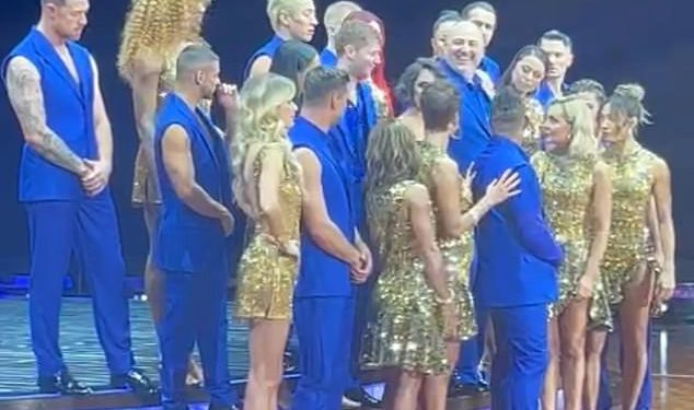 Strogo zvijezda Wynne Evans ‘druži se o svom poslu’ nakon bolesne seksualne trzaja o ženskoj voditeljici samo nekoliko tjedana nakon ‘Groping’ Row – jer voditeljica prkosno objavljuje oglas za BBC Show usred najnovijeg pogrešnog koraka