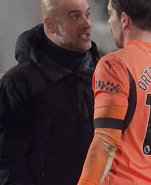 Stručni čitač s usana otkriva poruku od tri riječi koju je Pep Guardiola dao Stefanu Ortegi nakon što je šef Man Cityja bjesnio na vratara u bizarnom zagrljaju nakon što je napuhao prednost od dva pogotka
