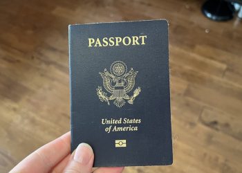 Sudac suspendirao Trumpov nalog o državljanstvu po rođenju — RT World News